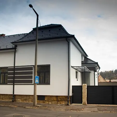 Loli Apartman Miskolc Exterior foto