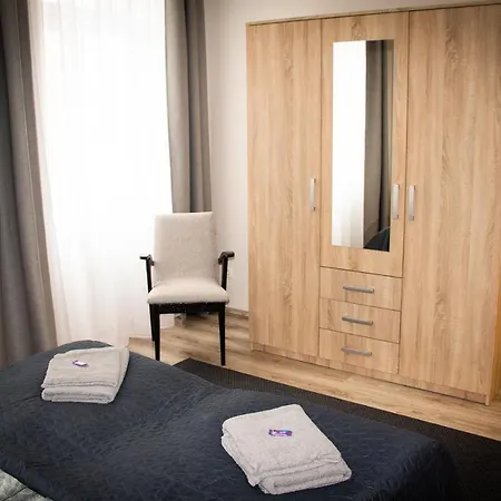 Loli Apartman Miskolc Exterior foto